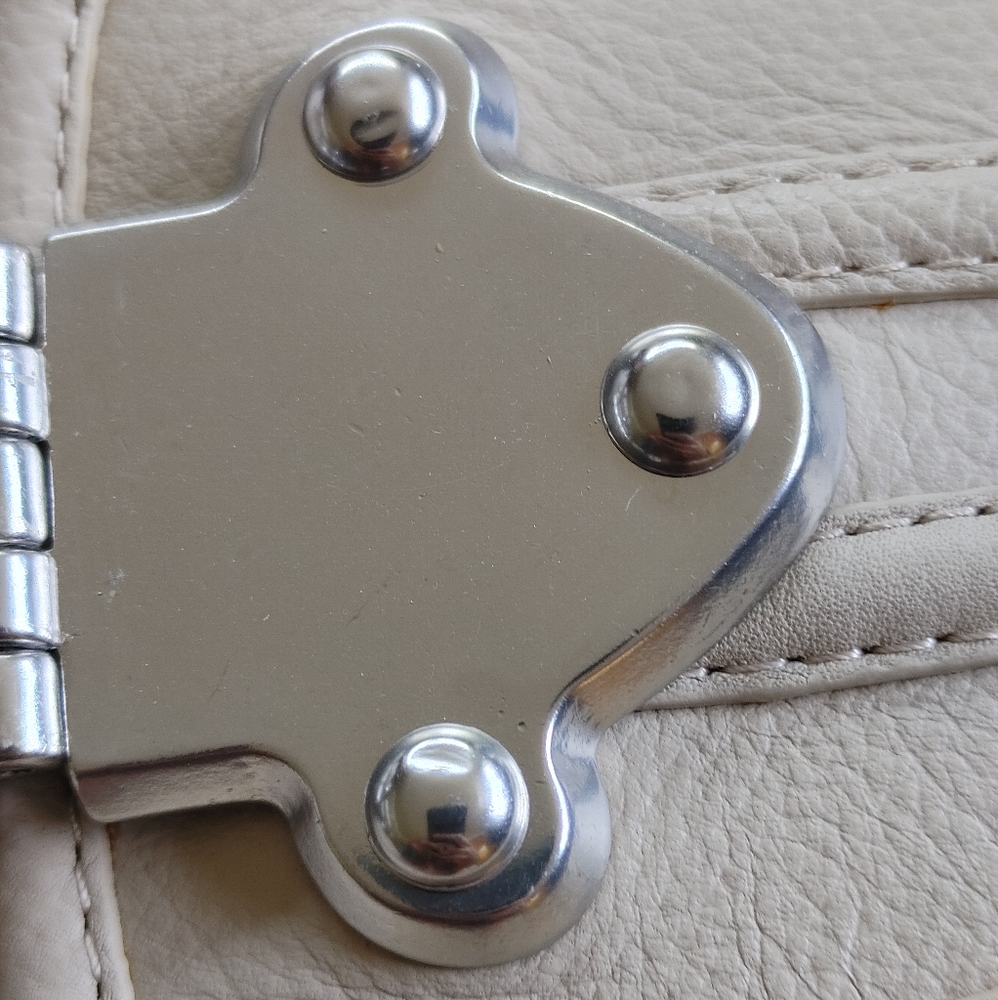 Amazing BCBGMaxAzria Leather Turn Lock Belt Size S - Picture 7 of 8